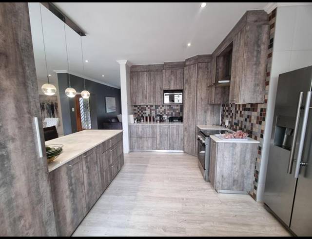 4 BEDROOM HOUSE FOR SALE IN RANDHART